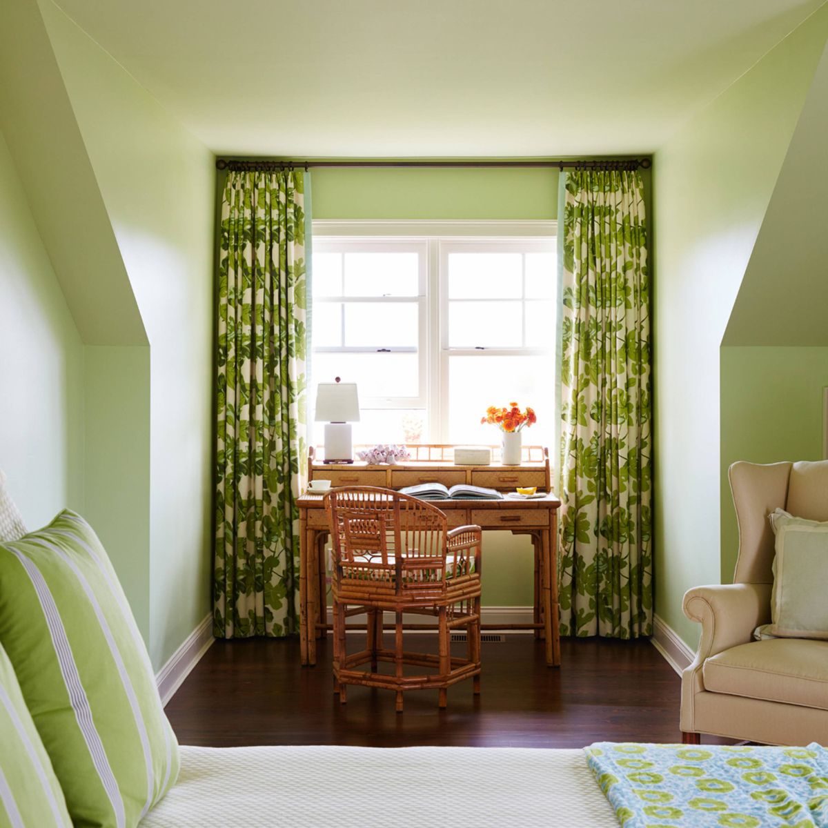 Apple green paint bedroom